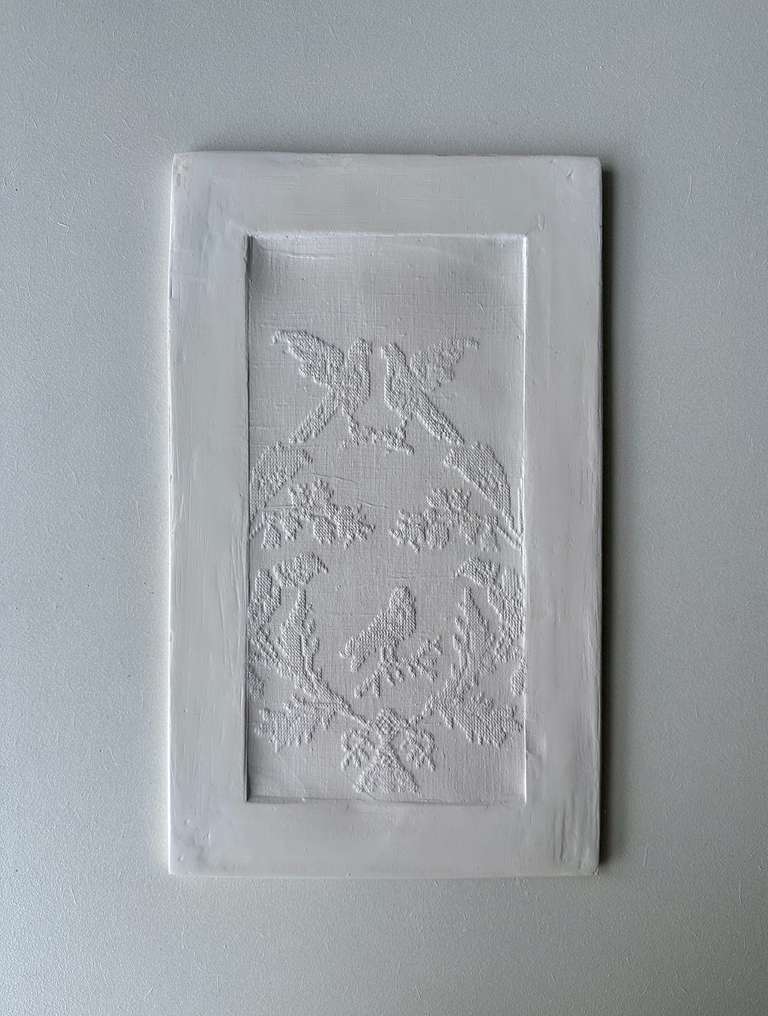Amulet 33 - зміцнений гіпс на дереві, 38х23х1,5см, 2024